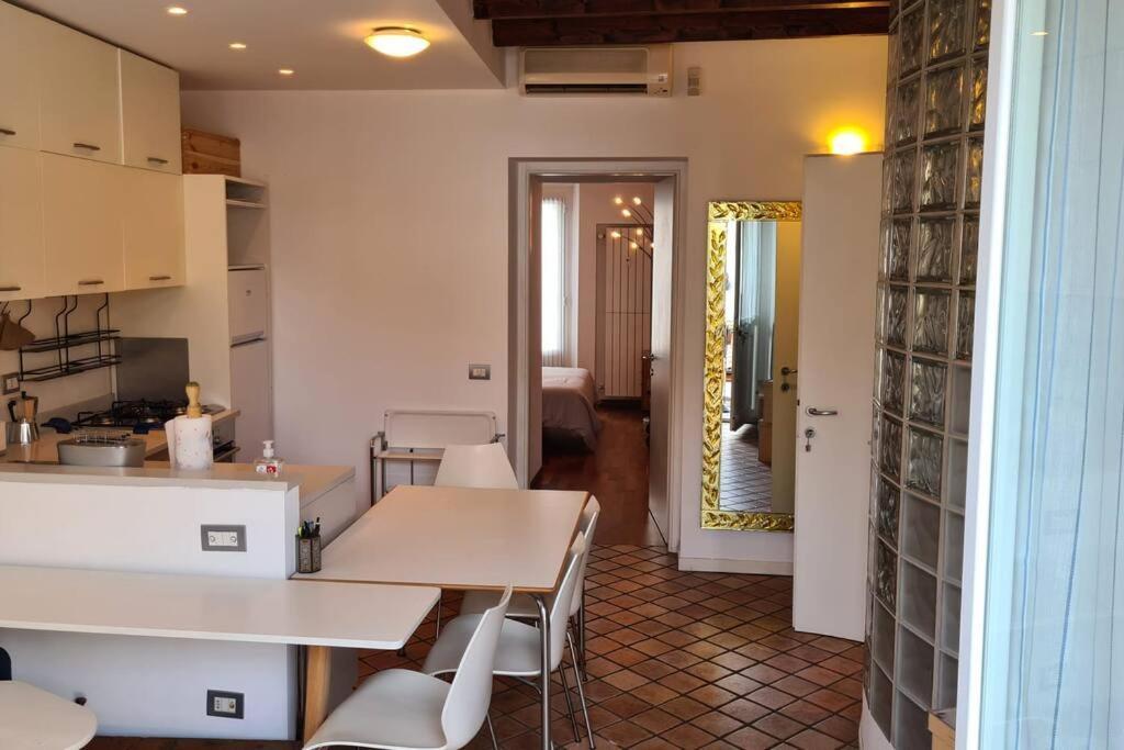 San Marco 14 Sunny And Bright Apartment Milan Exterior photo